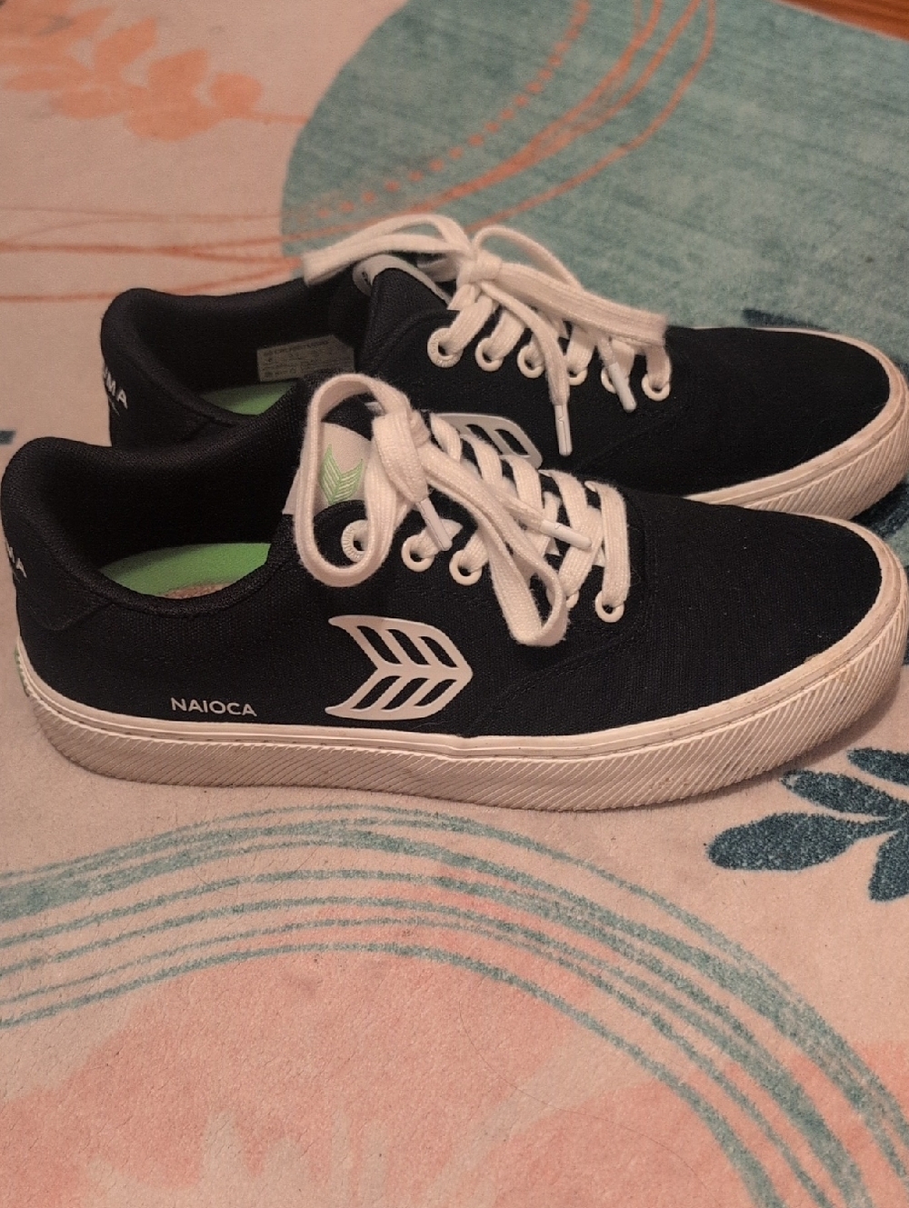 Women's Black Cariuma Naioca Shoes Size 9?5